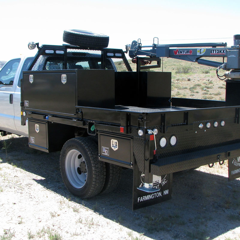 Contractor bed truck