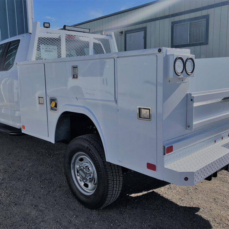 Service body truck